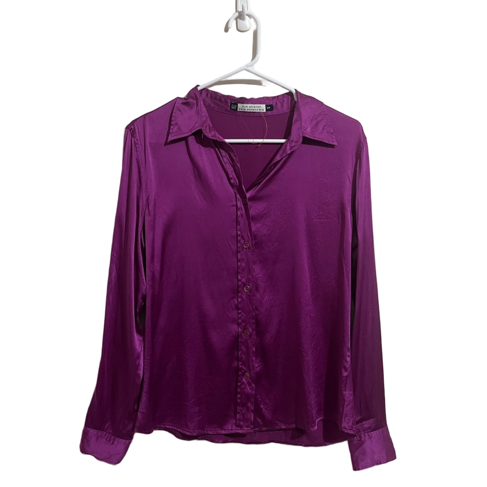 Gap Silk Stretch Women's Top Button Down Size: S